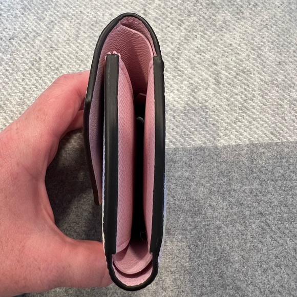 LOUIS VUITTON ESCALE VICTORINE WALLET - Picture 5 of 9